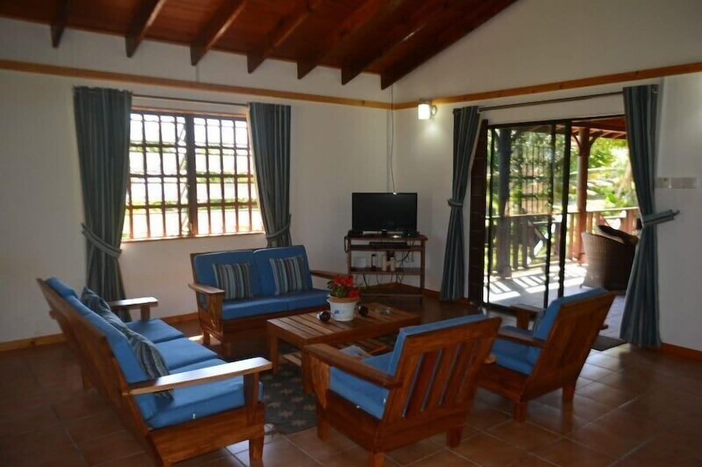Heliconia Grove 18/46