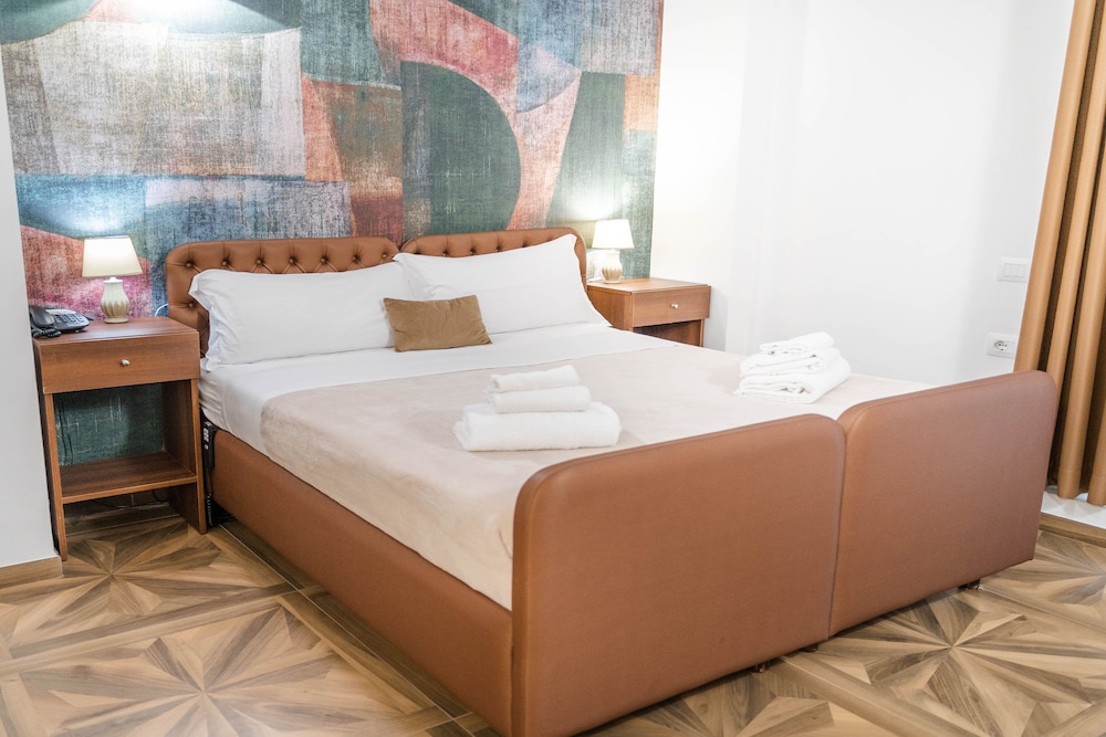 STANDARD, DOUBLE BED