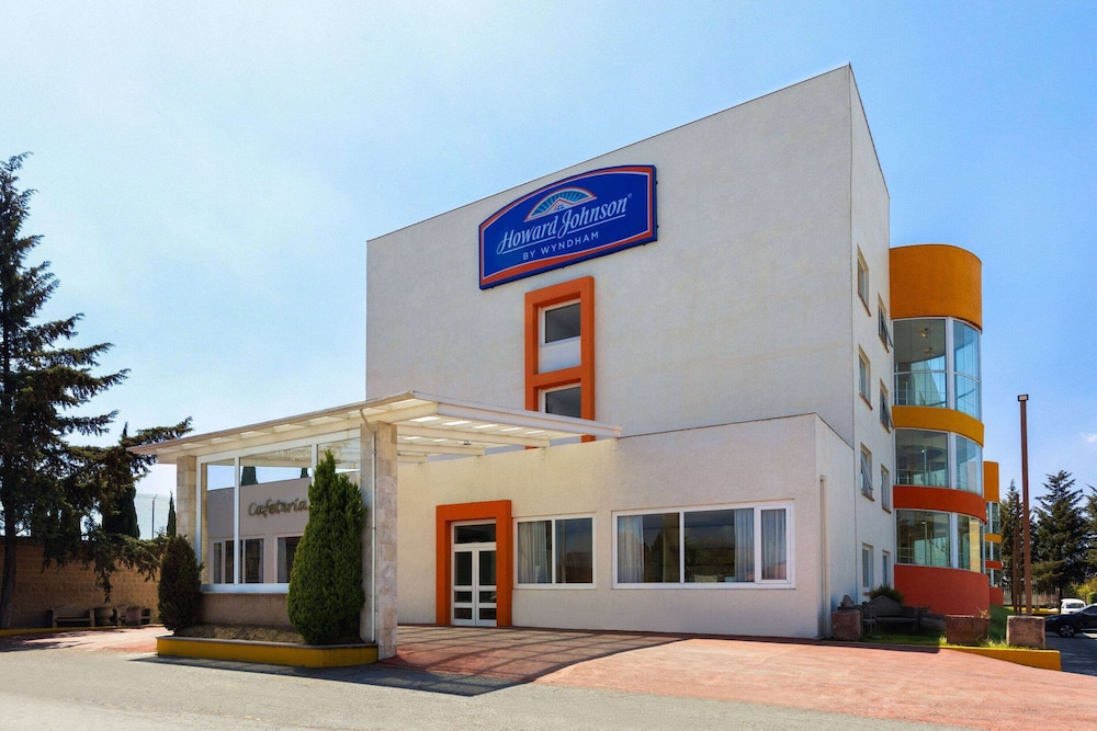 Howard Johnson by Wyndham Toluca 3/49