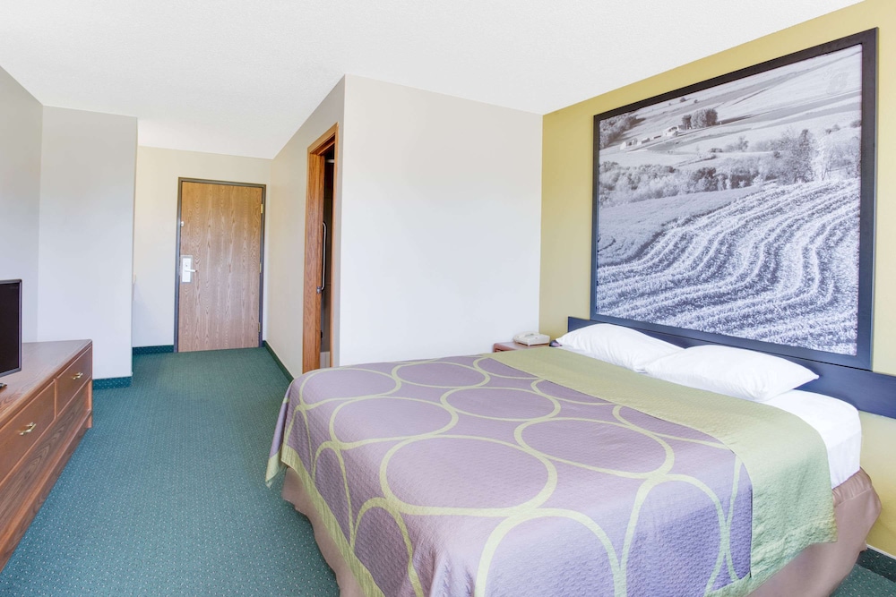 Super 8 by Wyndham Oelwein 25/47