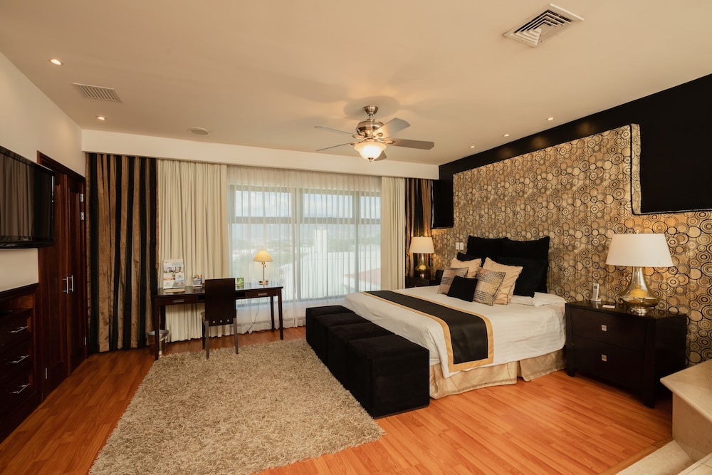 MASTER, SUITE