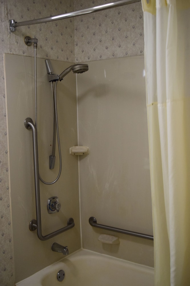 Quality Inn Rocky Mount near Event Center 16/39