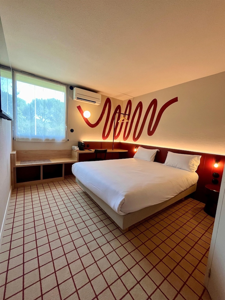 Standard, Queen Bed, Ground Floor, Accessible