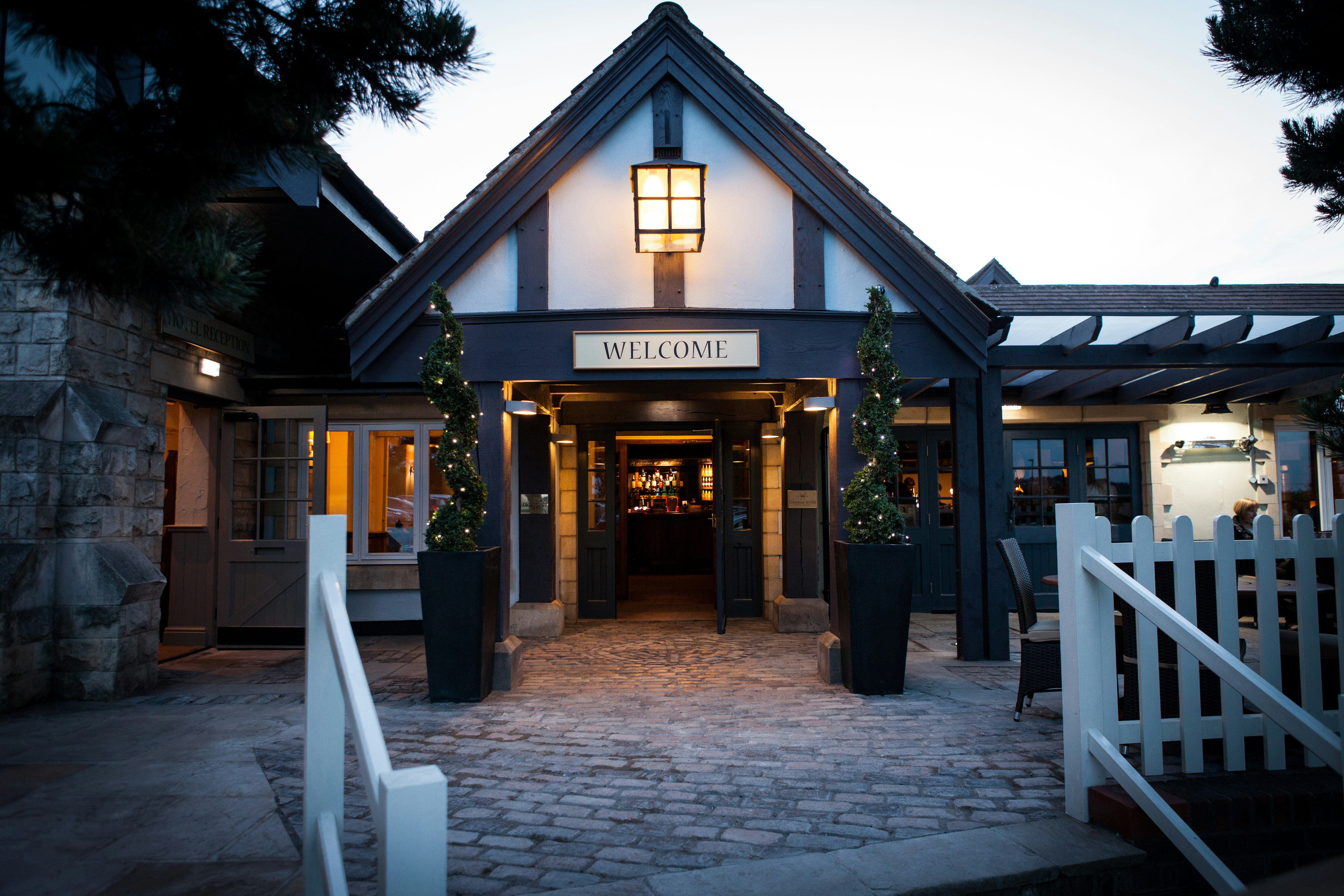 The Red Lion 4/46
