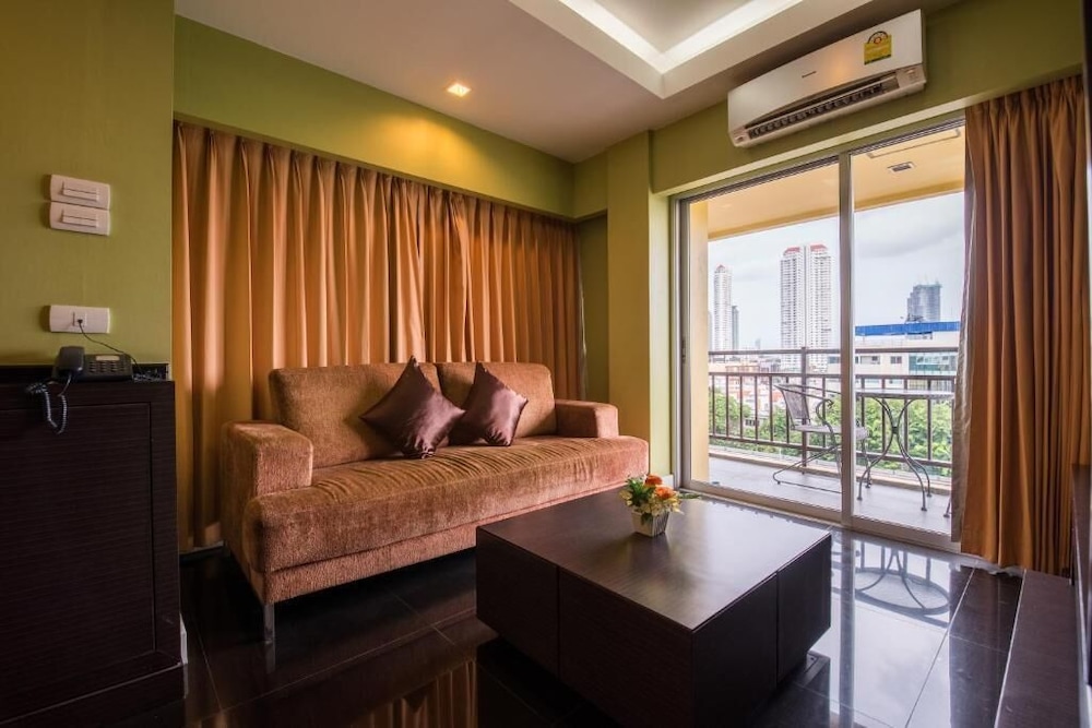 Palette Bella B All Suites Bangkok Hotel 37/57