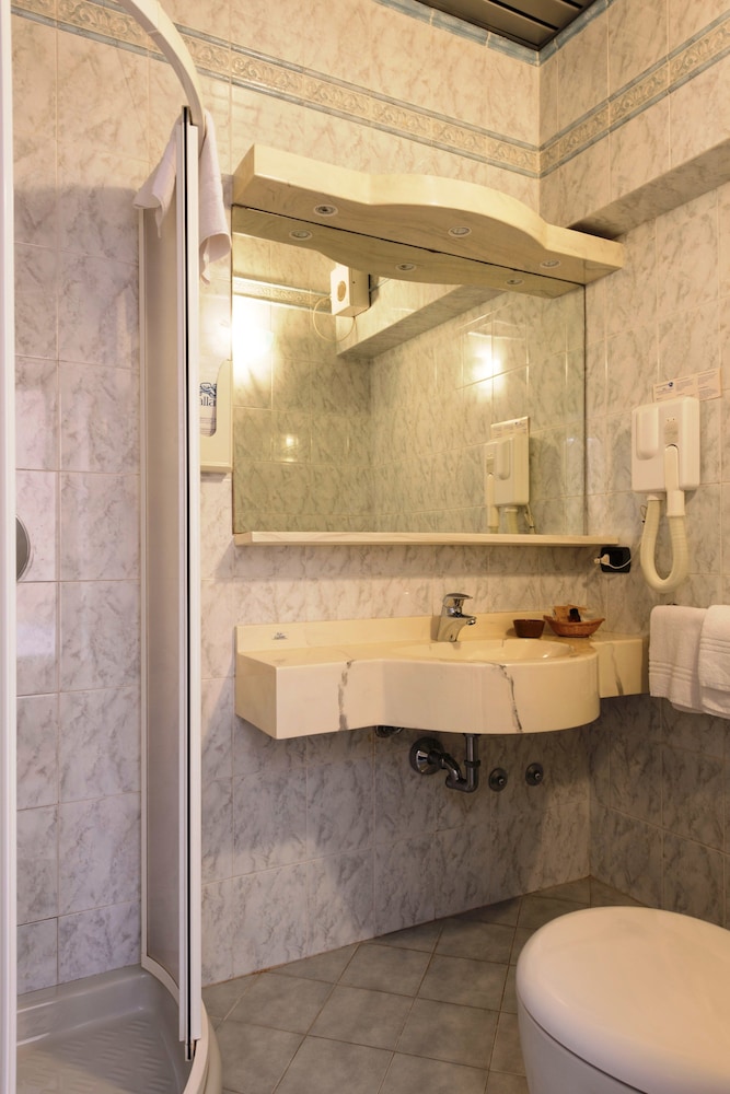 Hotel Maderno 38/46