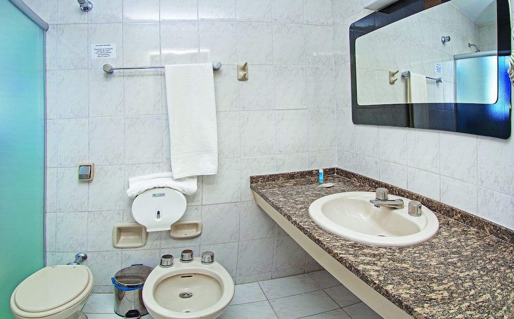 LIRA HOTEL 21/63