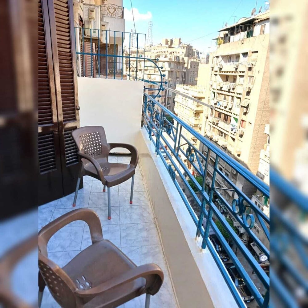 New Palace Hostel 30/38