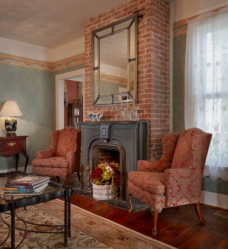 The Kenwood Inn 22/50
