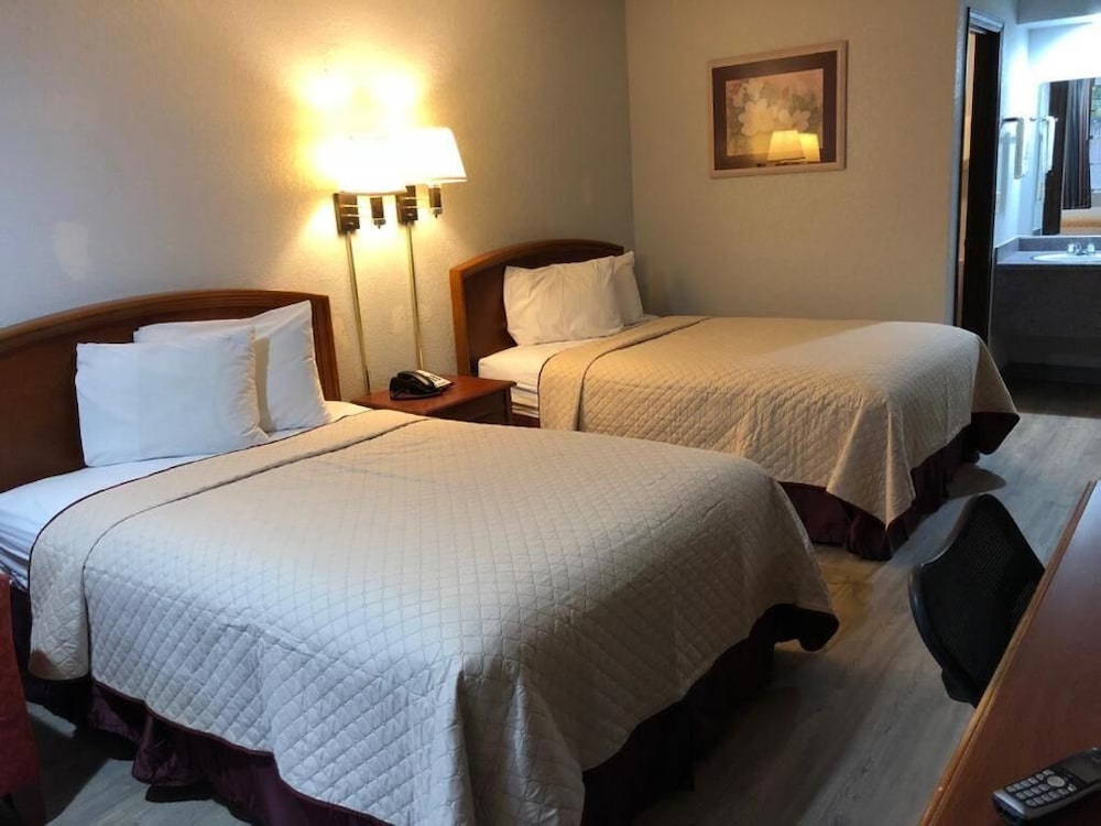 Colonial Inn 22/47