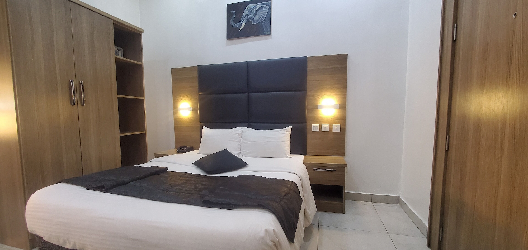 CLASSIC, DOUBLE BED, CITY VIEW