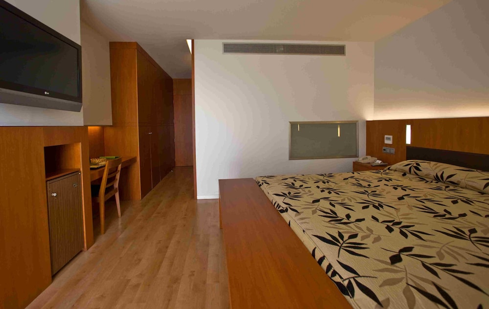 Lleo Hotel 30/40