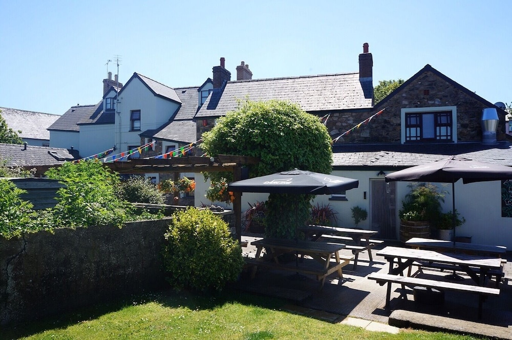 Castle Inn 28/35