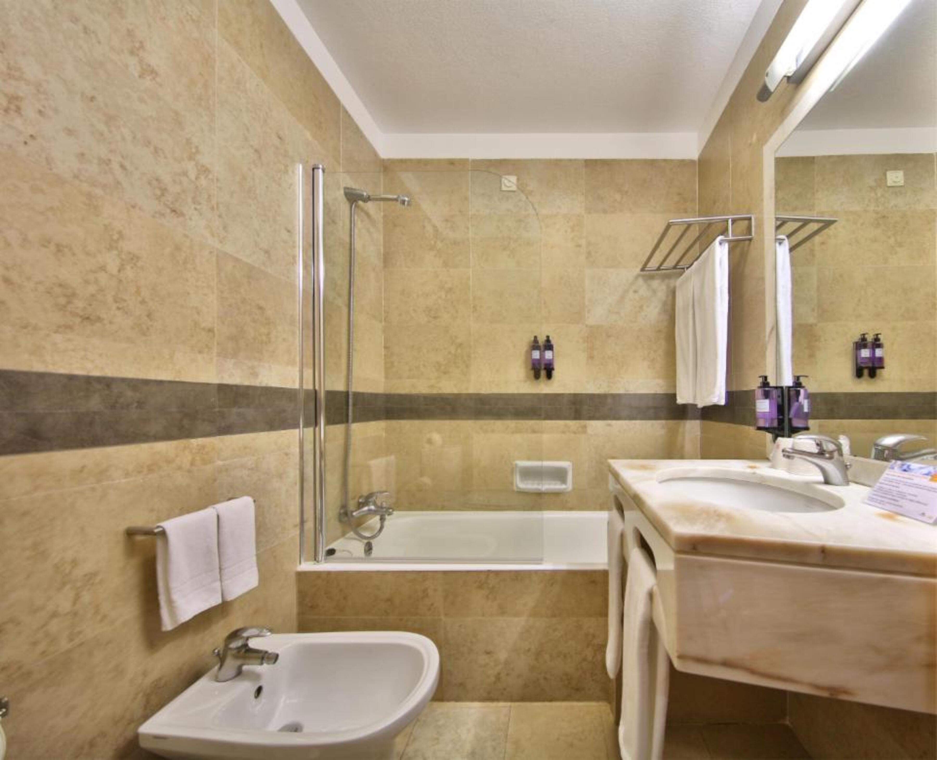 غرفة كلاسيكية بسرير مزدوج، Interpass VAU Hotel 4/4