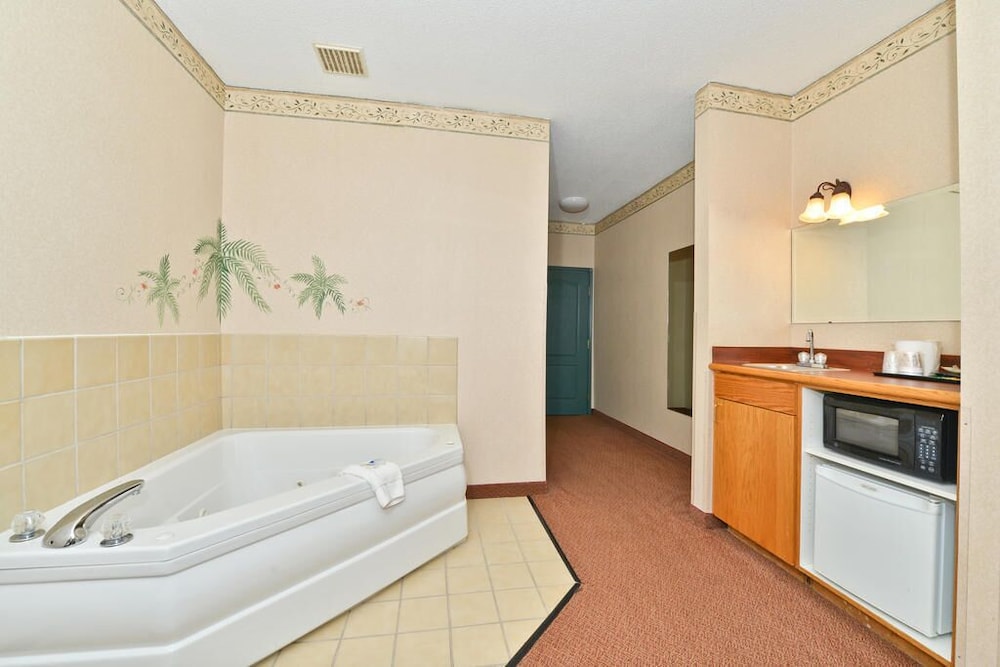 BlissPoint Inn and Suites Marion 47/47