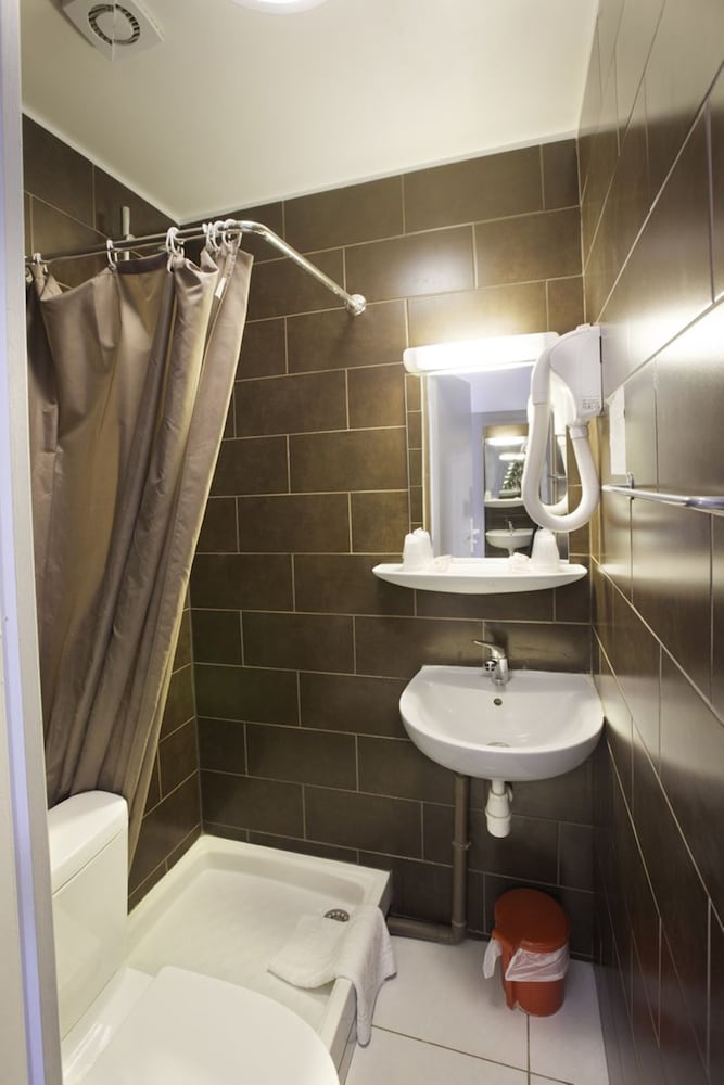 Hipotel Pere Lachaise Hotel 10/60