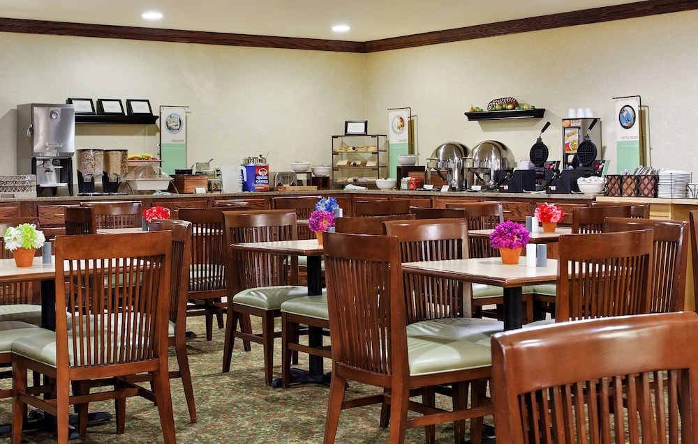 Country Inn & Suites by Radisson, Marion 50/64