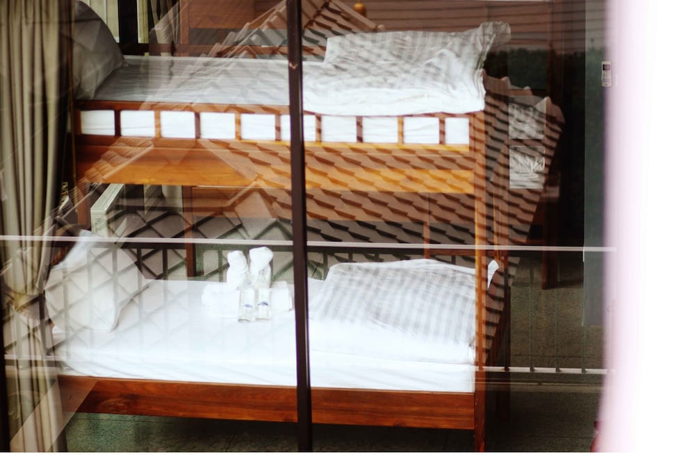 Feung Nakorn Balcony Rooms Cafe 33/79
