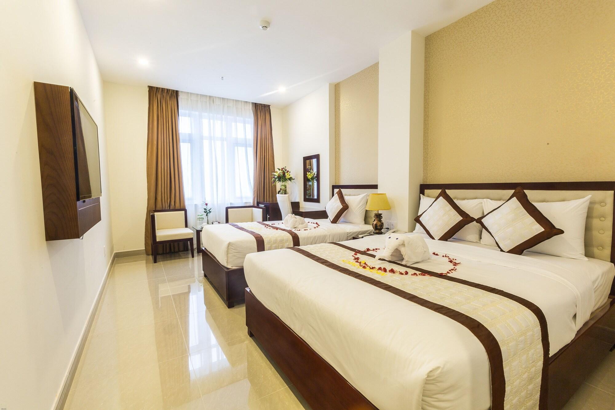 Lychee Hotel 12/40