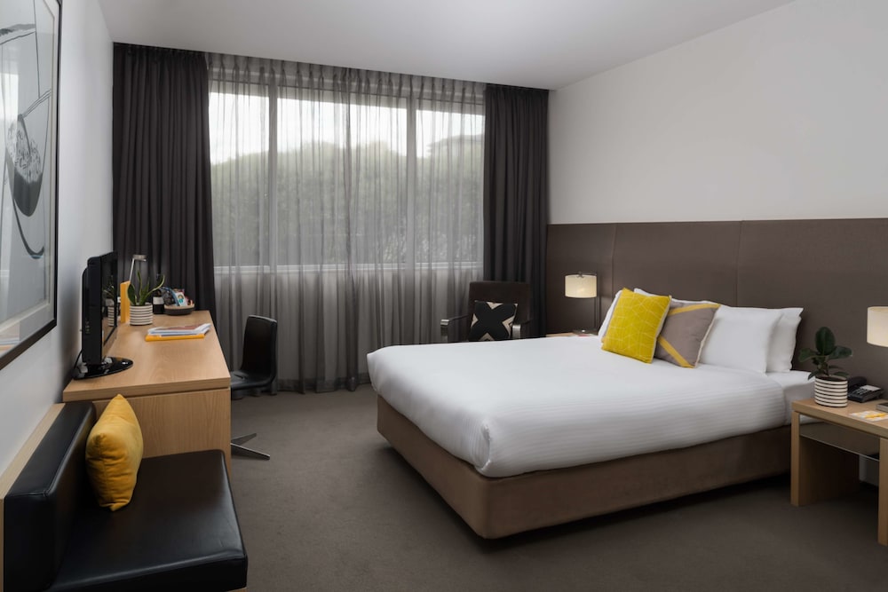 Atura Dandenong 15/60