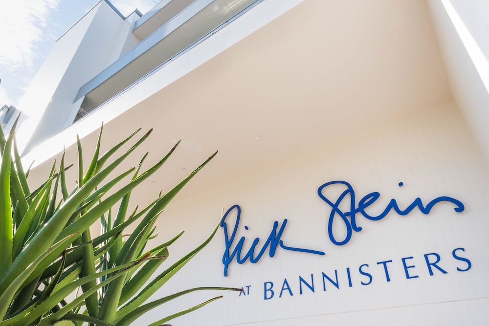 Bannisters Port Stephens 3/72