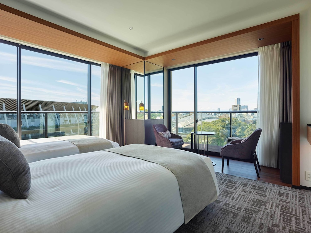 DELUXE, 2 BEDS, BALCONY