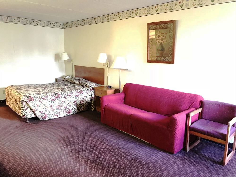 Adirondack Efficiencies Ex Econo Lodge Watertown 22/43