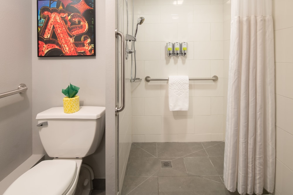Staypineapple Hotel FIVE Downtown Seattle 2/51