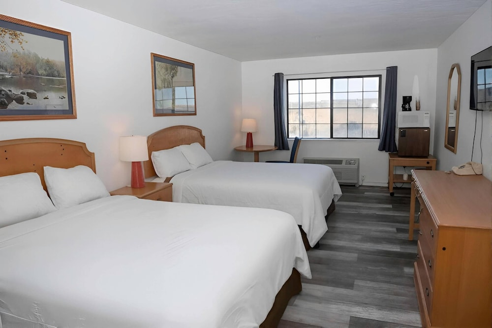 Quality Inn Carlin 24/58