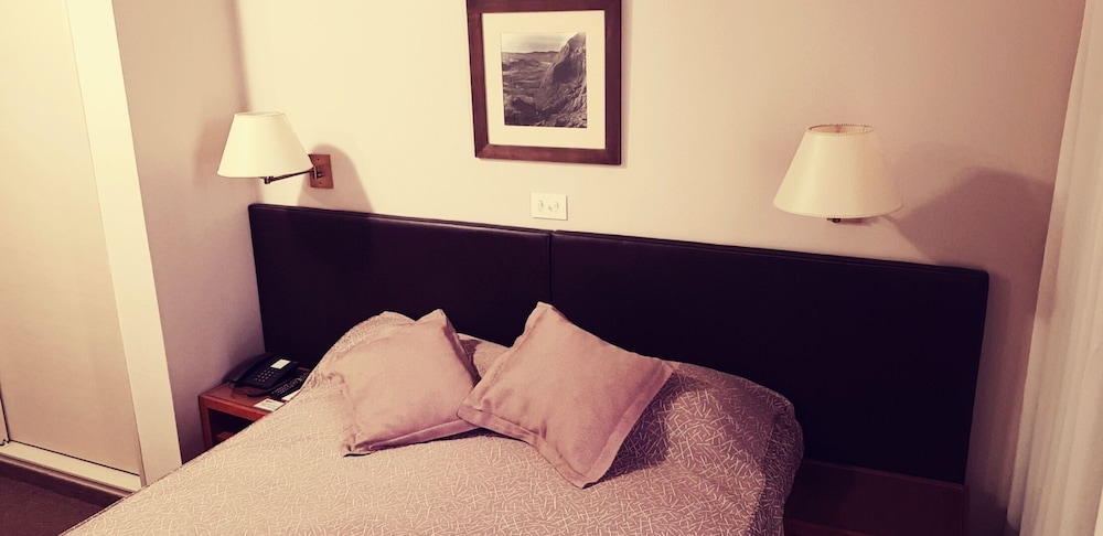 Comodoro Hotel 10/19