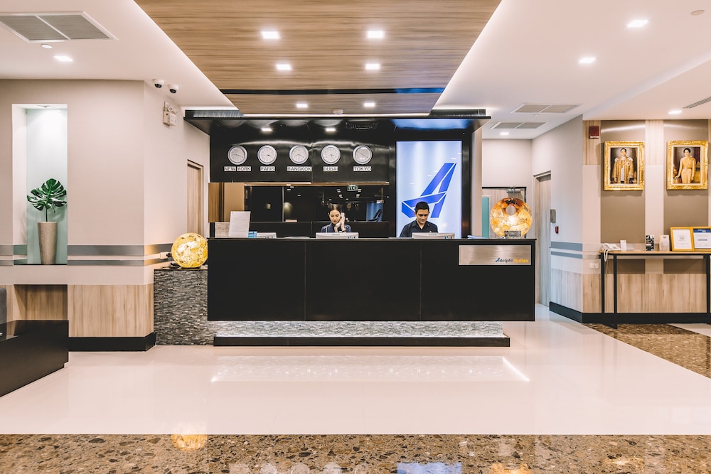 Adelphi Suites Bangkok 8/69