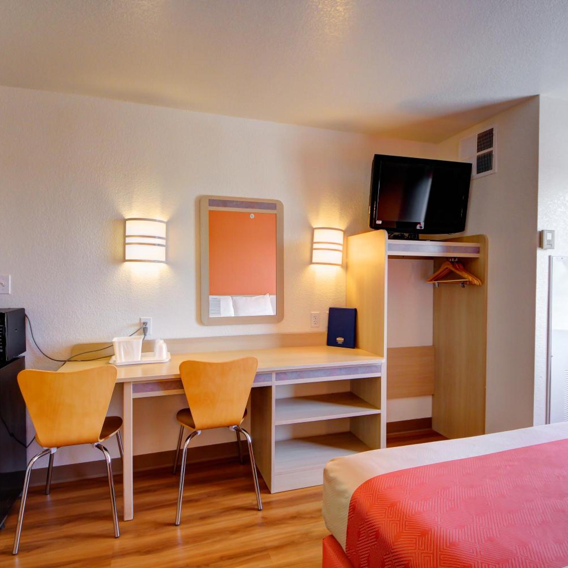 غرفة بسرير كينج، Motel6 El Reno, OK 7/10