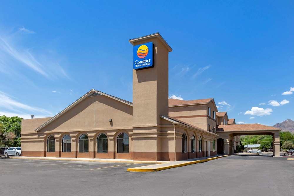 Comfort Inn & Suites Socorro, NM 3/38
