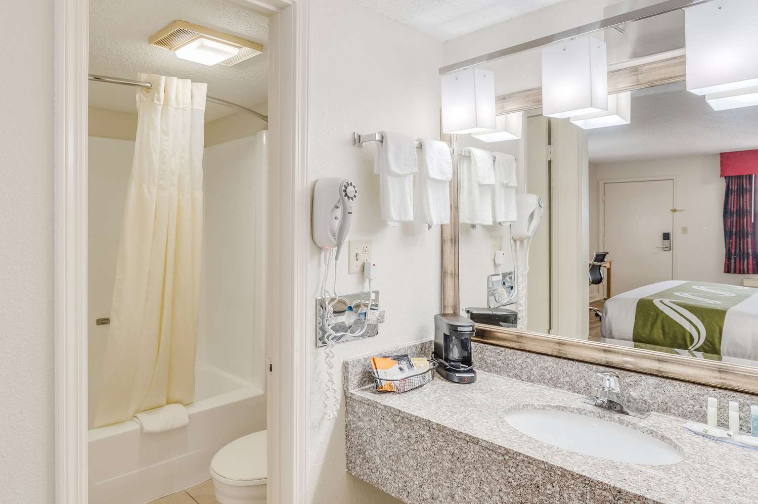 غرفة بسريرين كوين، Quality Inn and Suites Hot Springs Lake Hamilton 3/3