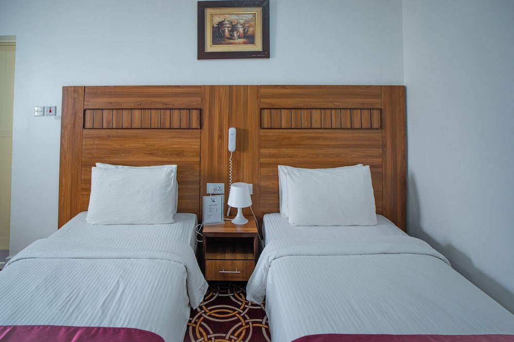 Al Sabkha Hotel 24/53