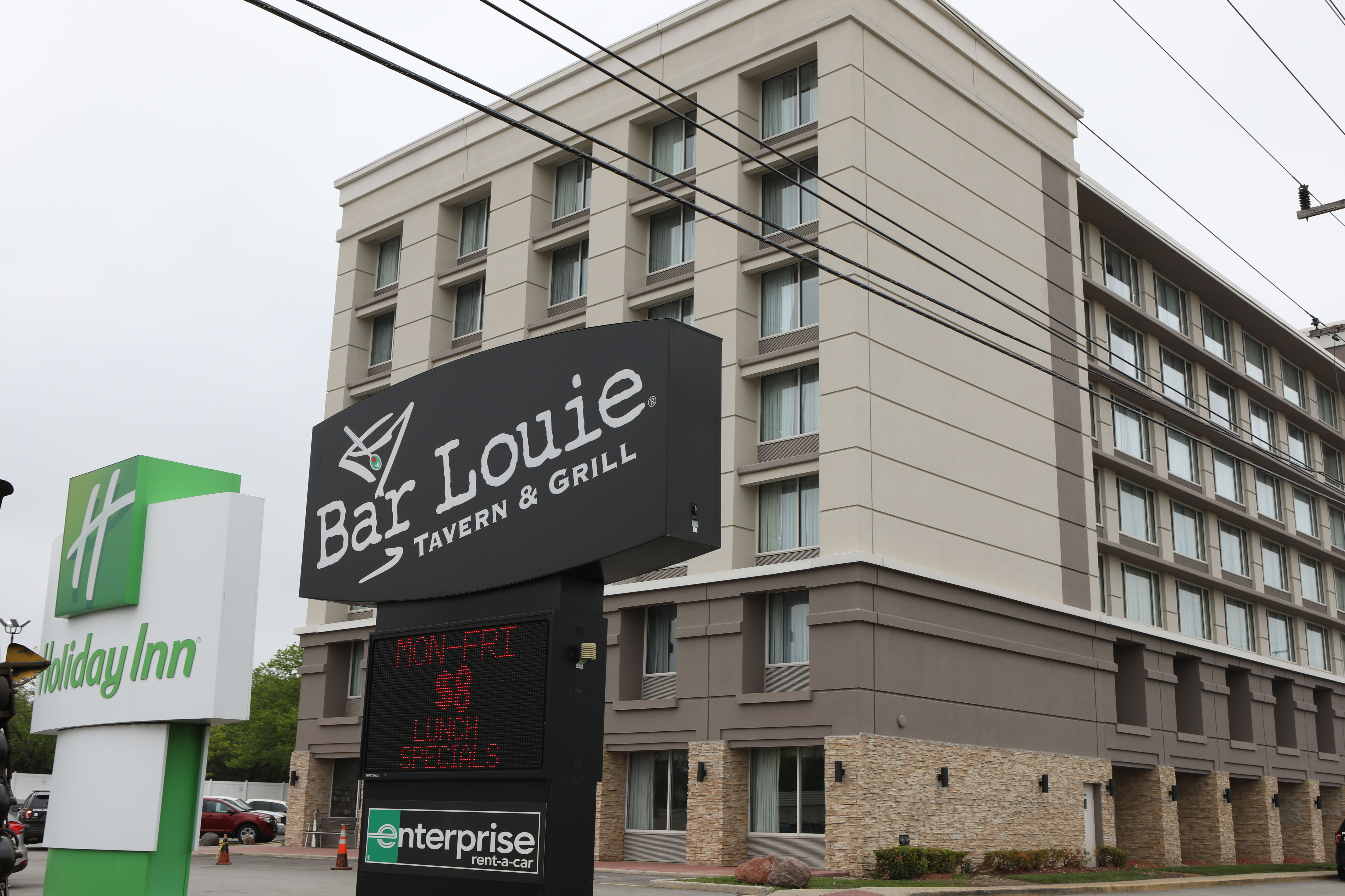 HOLIDAY INN CHICAGO OAKBROOK 6/63