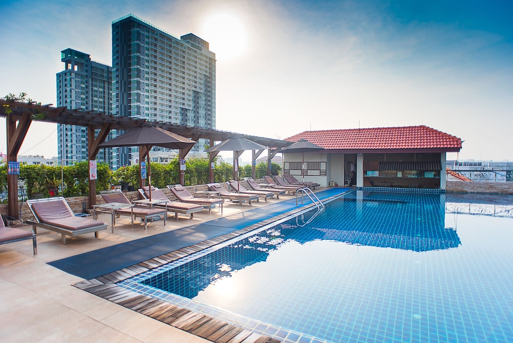 Intimate Hotel in PATTAYA
