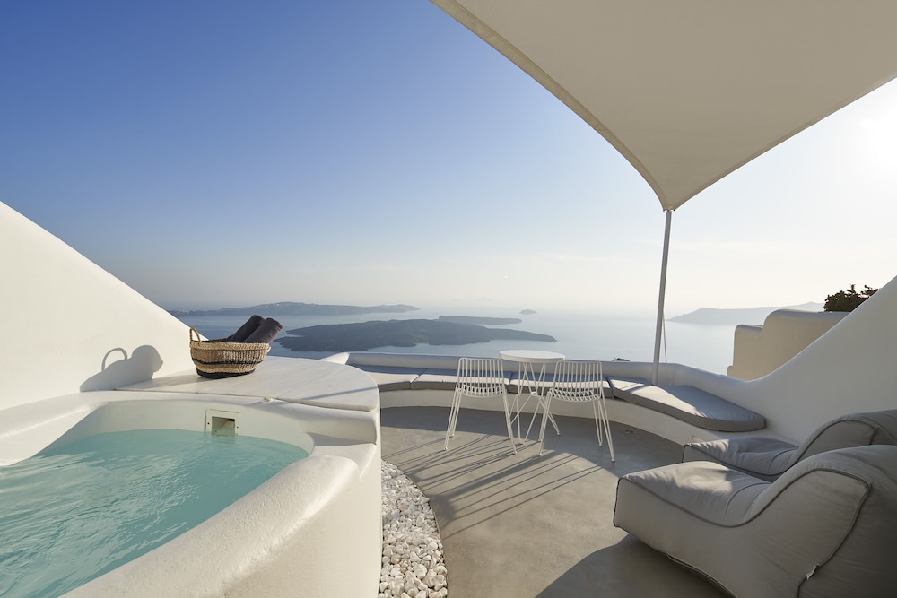 Heavens Edge Cliffside Villas & Suites 28/50