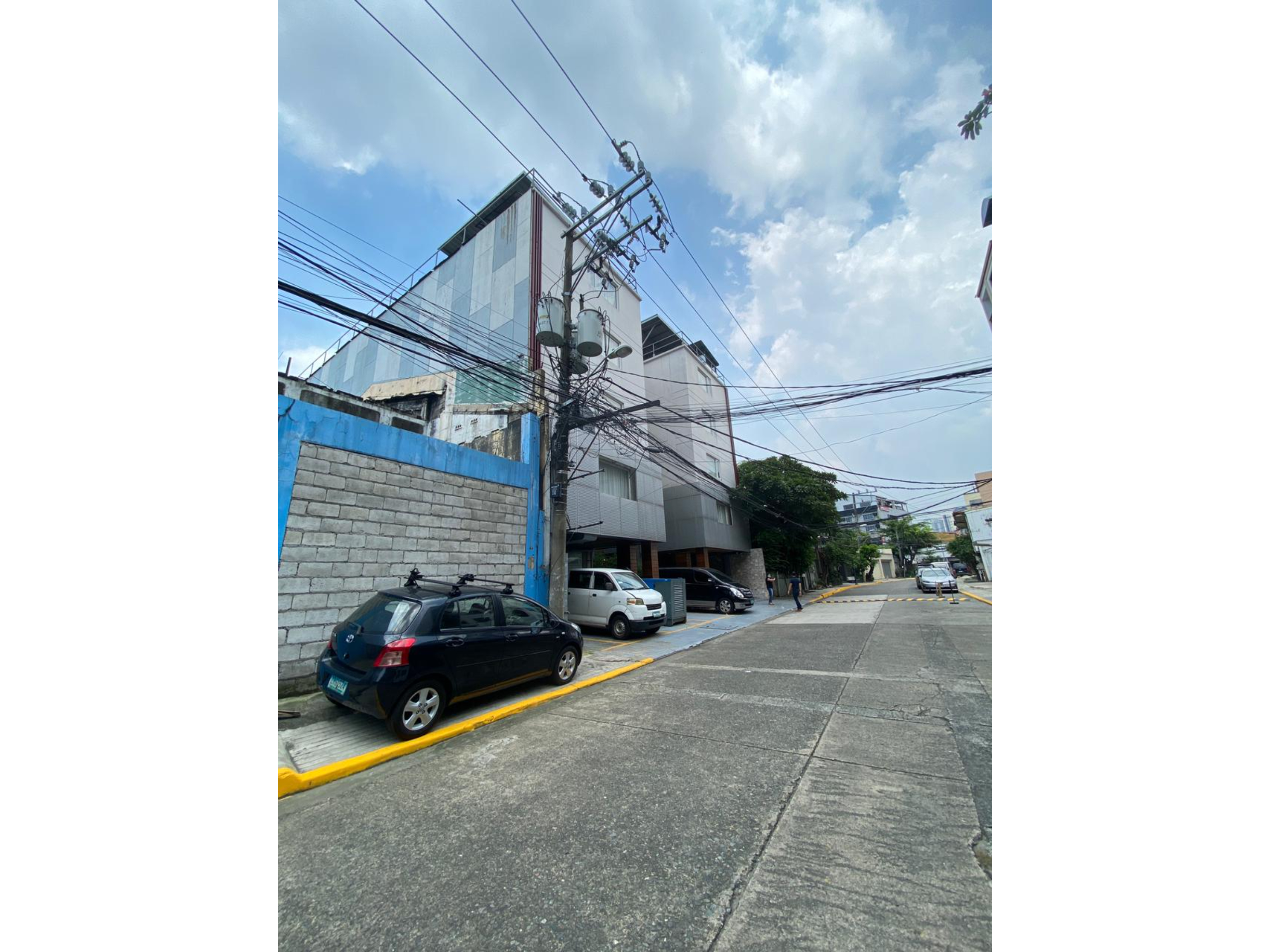 Guijo Suites Makati 15/24