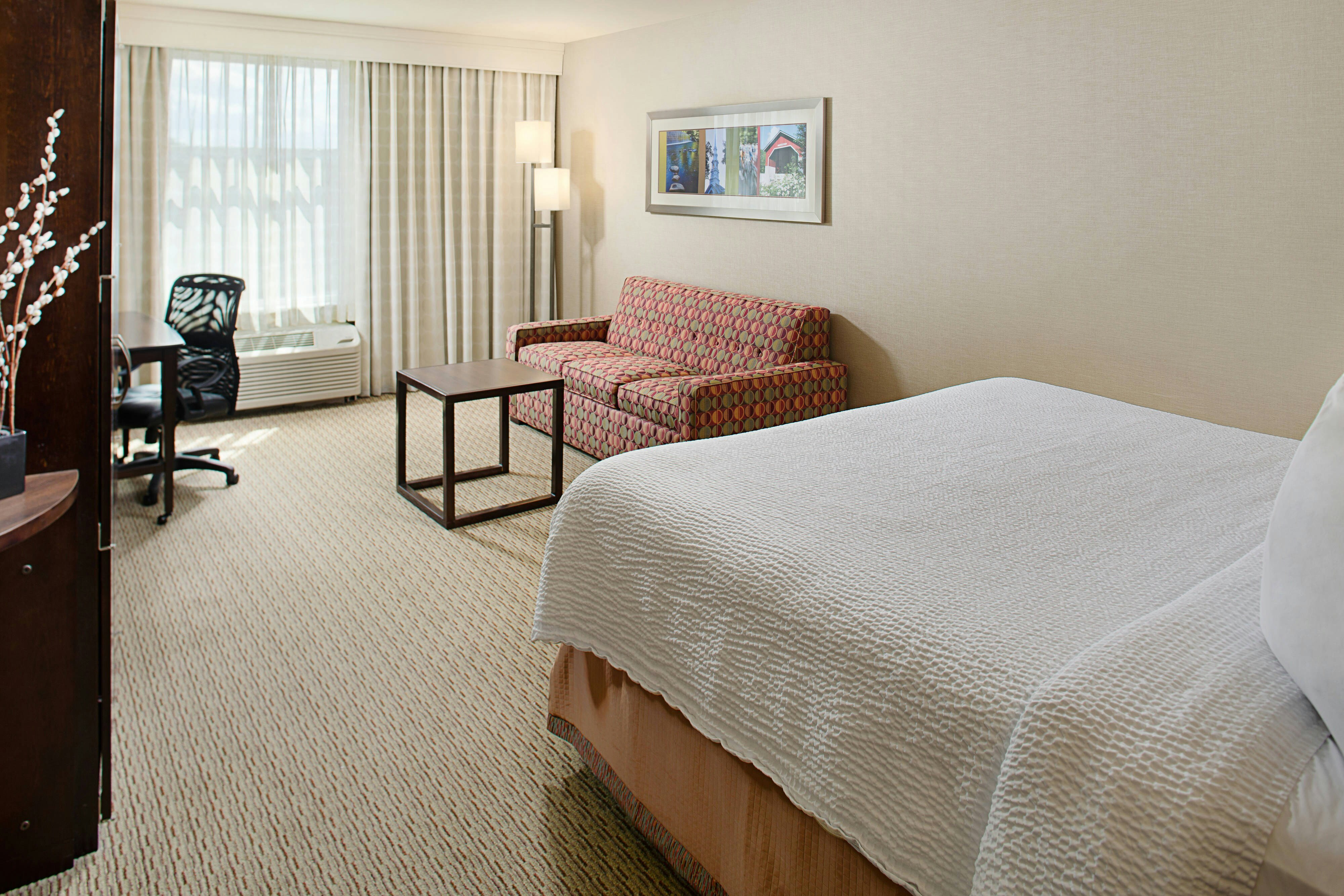 Courtyard by Marriott Keene Downtown 4/16