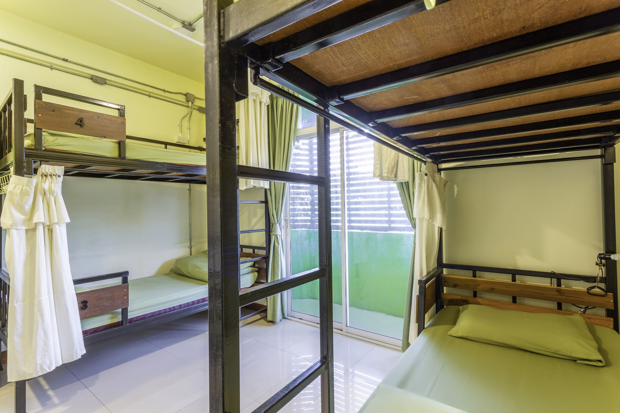 MIXED DORM