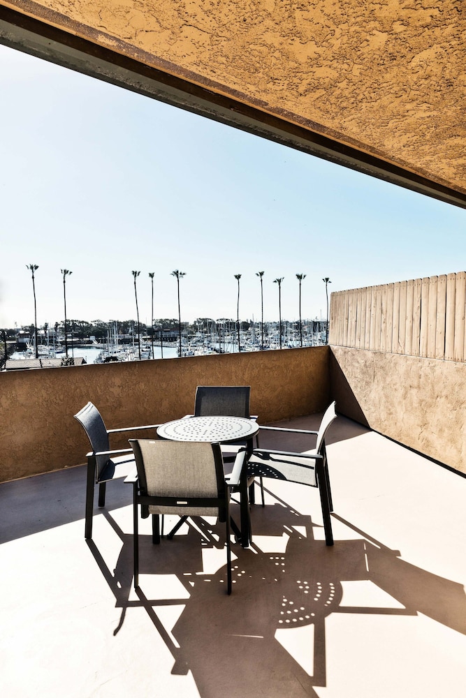 Four Points By Sheraton Ventura Harbor Resort 34/36