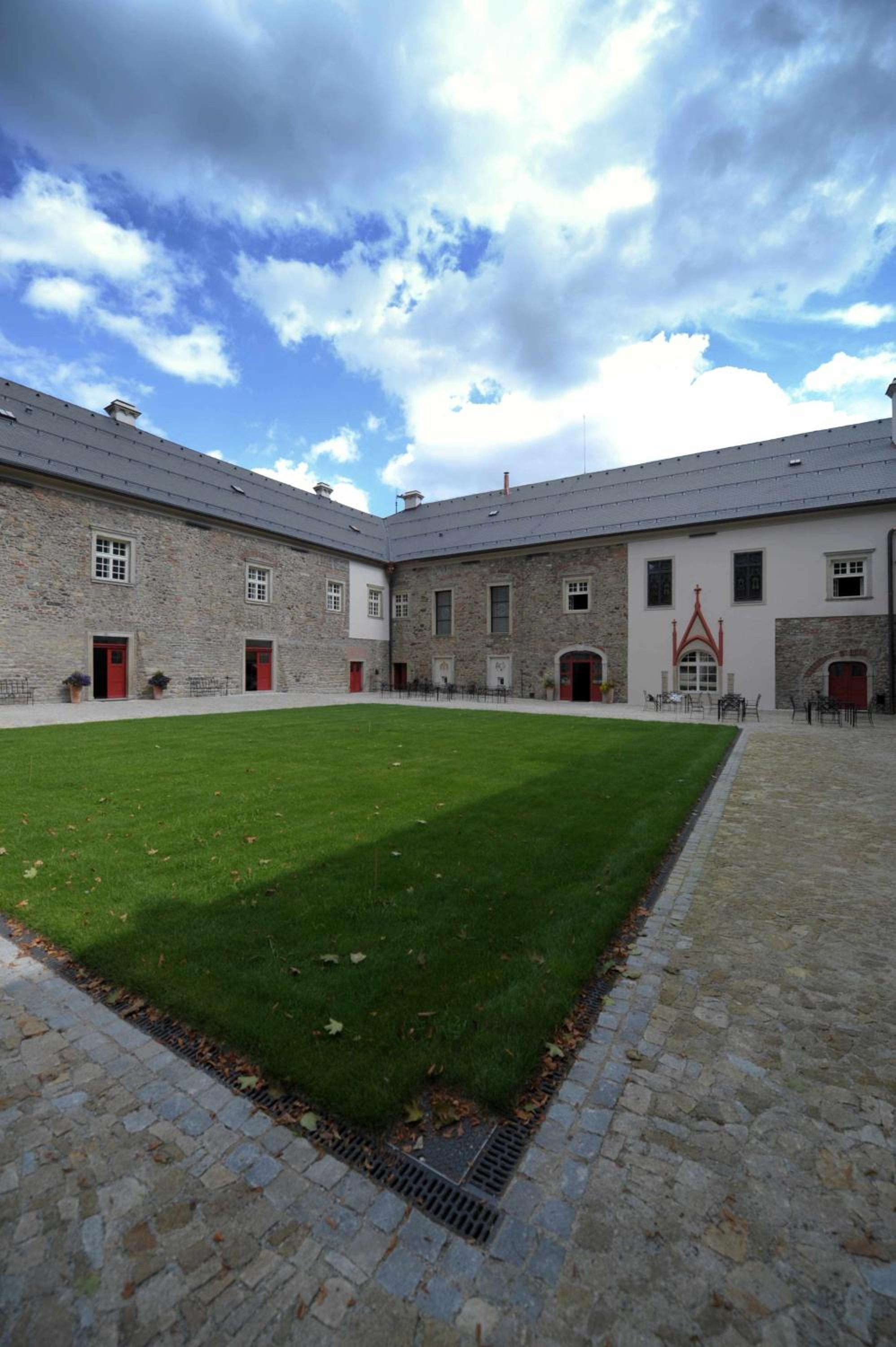 Chateau Heralec 45/50