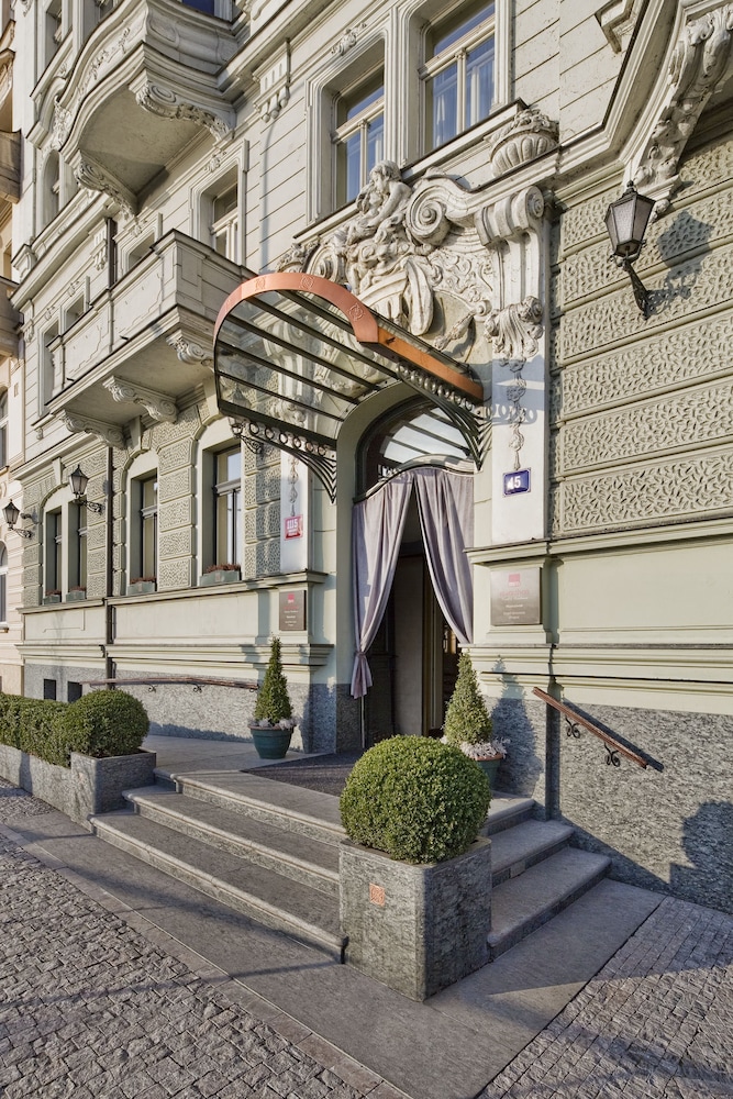 Mamaison Hotel Riverside Prague 38/44