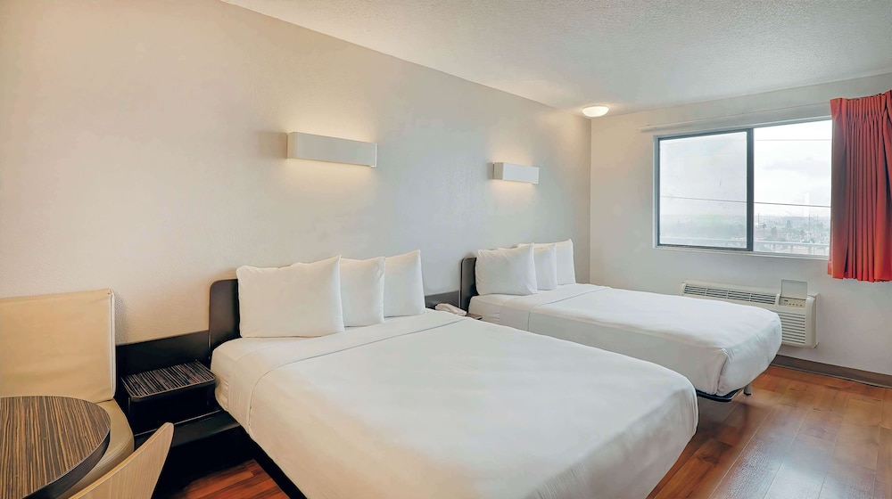 Studio6 Suites Los Angeles, CA - Los Angeles LAX 10/33