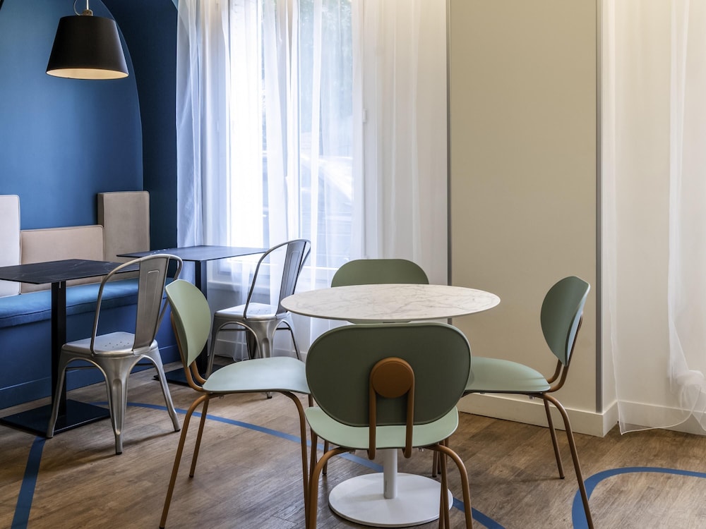 ibis Styles Asnieres Centre 69/78