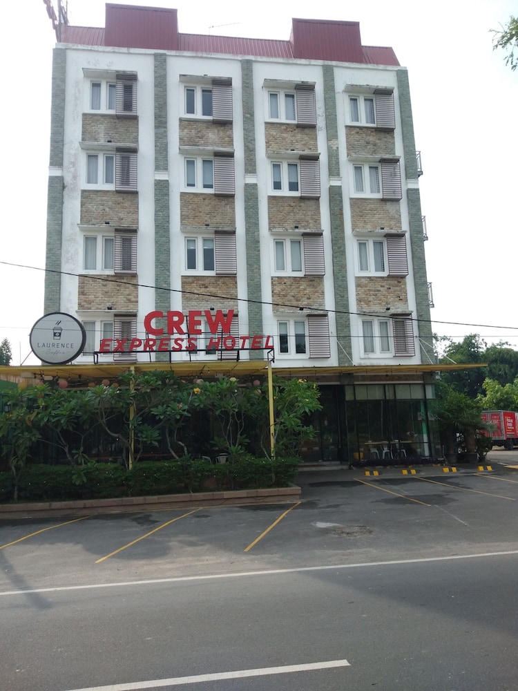 Crew Express Hotel 5/54