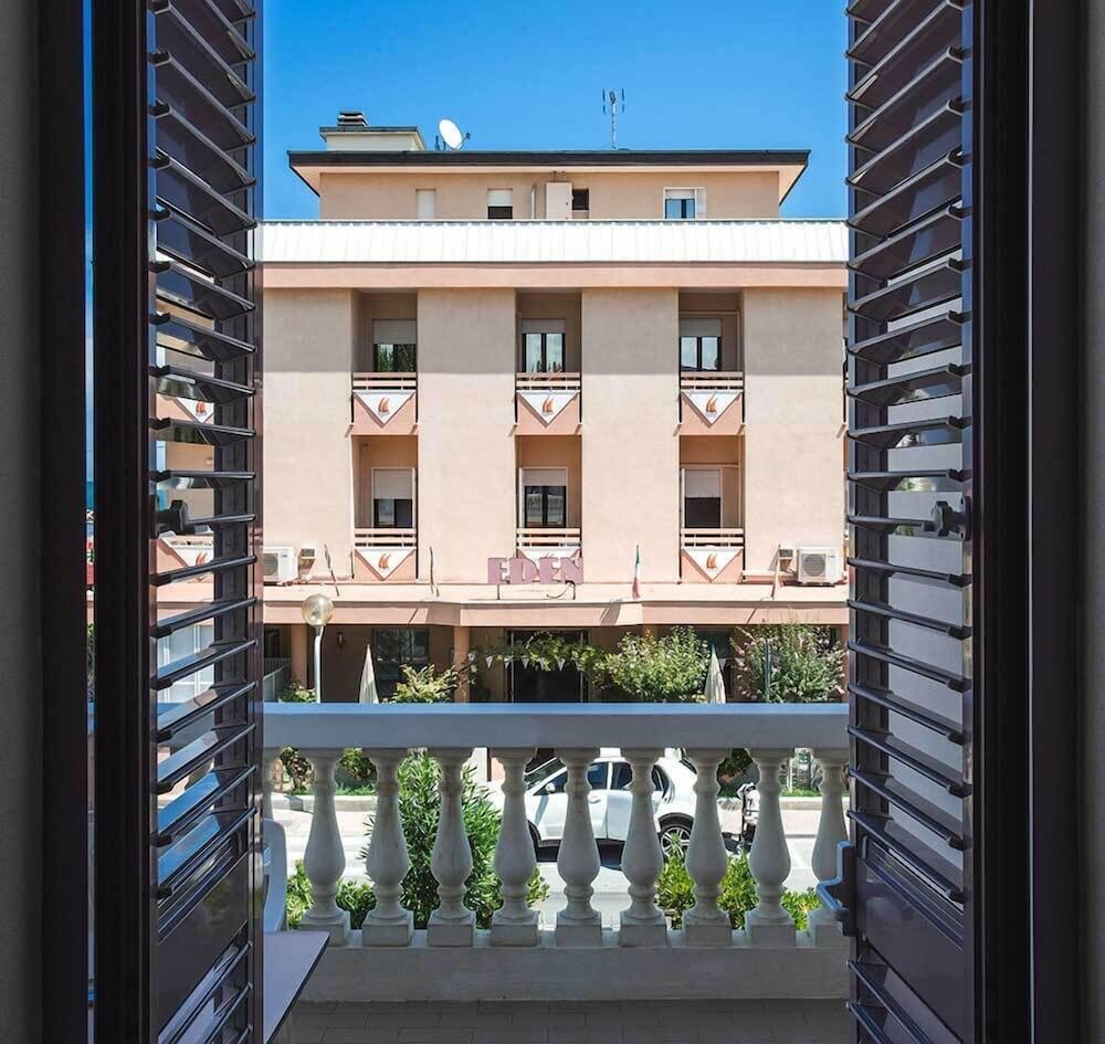 Hotel Eden 5/64