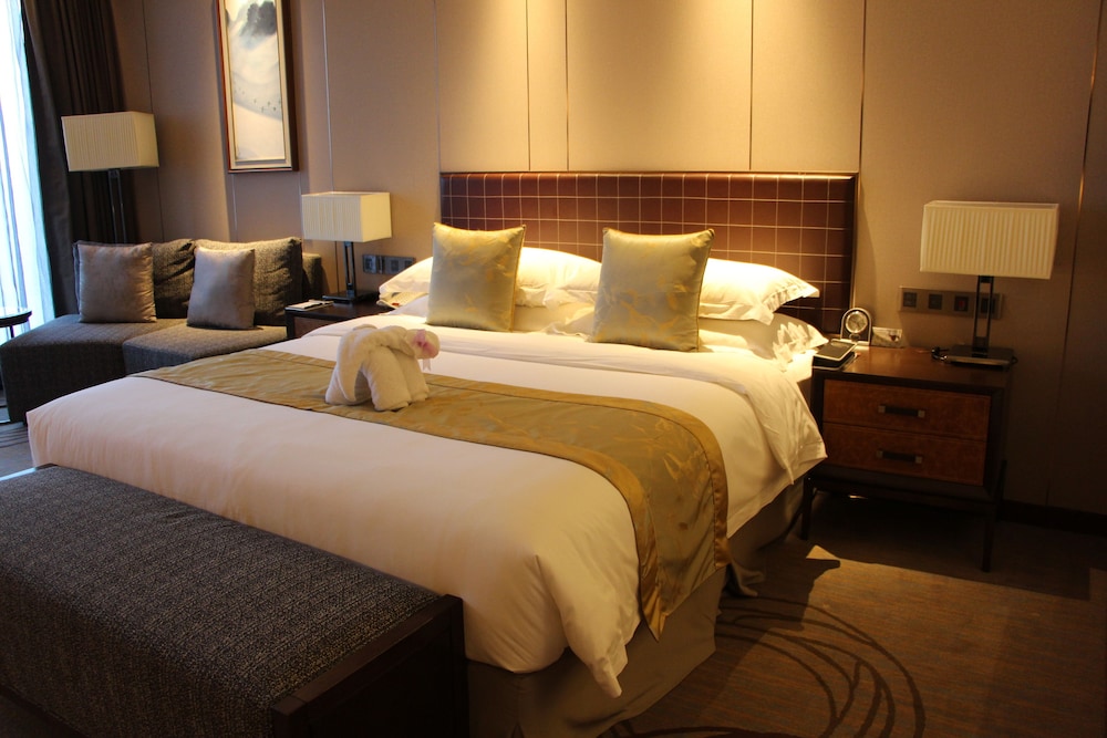 Golden Eagle Summit Hotel Yancheng 18/98