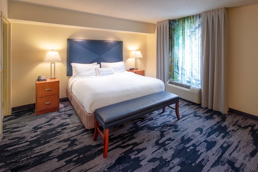 Fairfield Inn & Suites South Boston 23/68